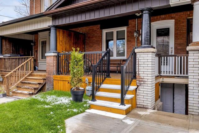 243 Gilmour Ave, House attached with 3 bedrooms, 2 bathrooms and 2 parking in Toronto ON | Image 23