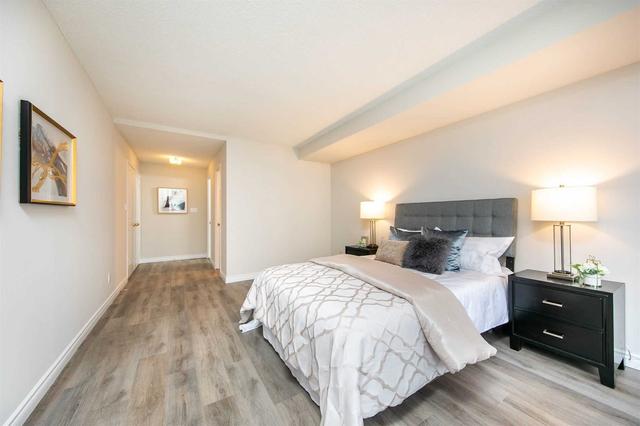 1102 - 28 Hollywood Ave, Condo with 2 bedrooms, 2 bathrooms and 2 parking in Toronto ON | Image 10