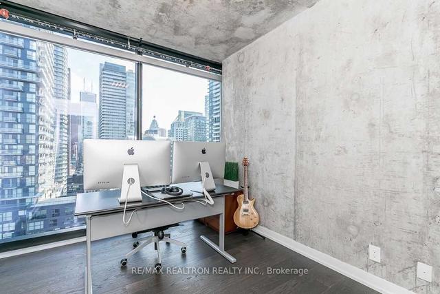 2006 - 11 Charlotte St, Condo with 2 bedrooms, 1 bathrooms and 0 parking in Toronto ON | Image 11
