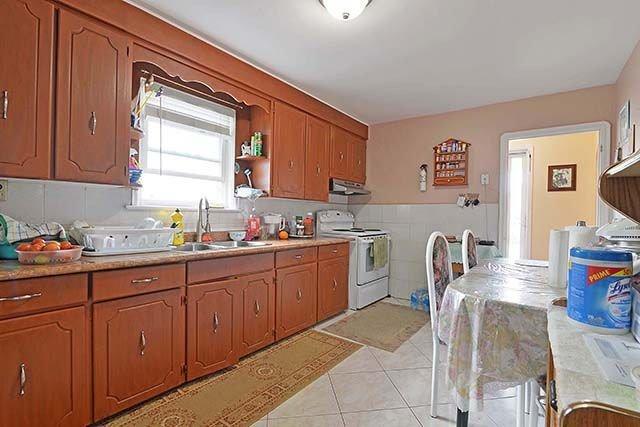 109 Commonwealth Ave, House detached with 3 bedrooms, 2 bathrooms and 4 parking in Toronto ON | Image 8
