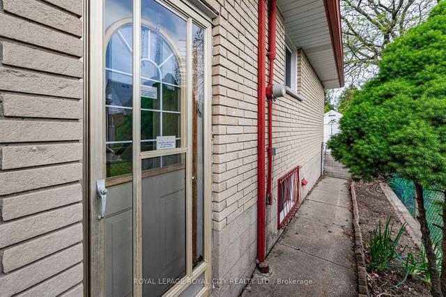 737 Brucedale Ave E, House detached with 3 bedrooms, 2 bathrooms and 3 parking in Hamilton ON | Image 26