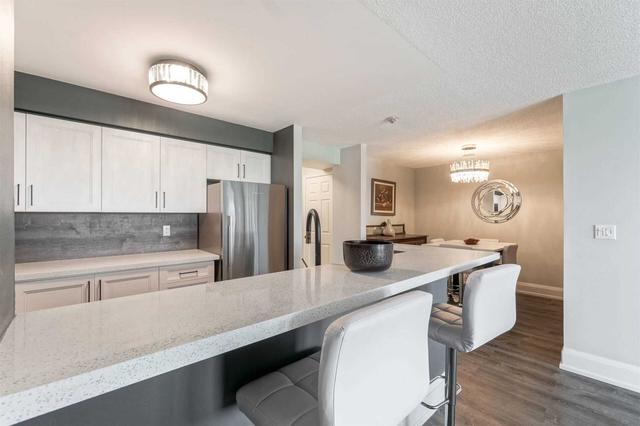 812 - 190 Manitoba St, Condo with 2 bedrooms, 2 bathrooms and 2 parking in Toronto ON | Image 3