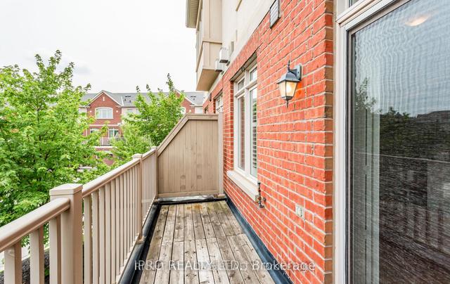 2 - 5725 Tosca Dr, Townhouse with 3 bedrooms, 4 bathrooms and 2 parking in Mississauga ON | Image 4