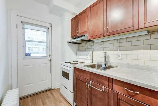 525 Queen St E, Condo with 2 bedrooms, 2 bathrooms and 1 parking in Toronto ON | Image 2