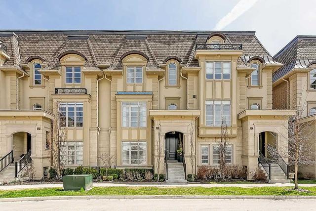 229 Hanover St, House attached with 4 bedrooms, 5 bathrooms and 2 parking in Oakville ON | Card Image