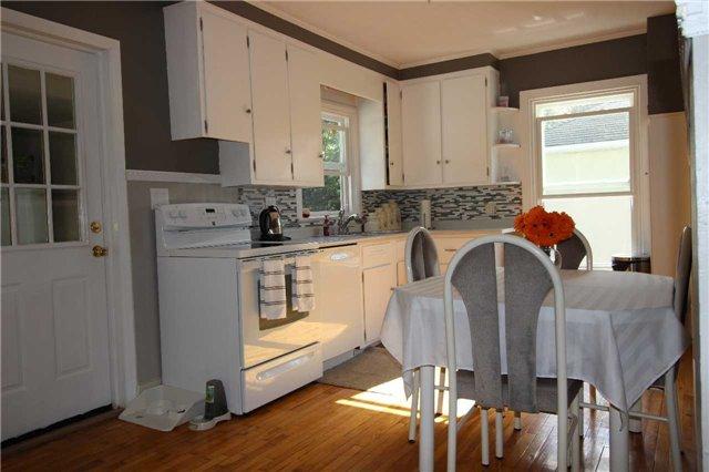 37 Lincoln St W, House detached with 3 bedrooms, 2 bathrooms and 6 parking in Ajax ON | Image 3