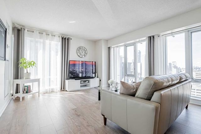 2408 - 210 Victoria St, Condo with 2 bedrooms, 2 bathrooms and 1 parking in Toronto ON | Image 4