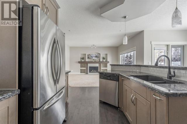226 Crystal Green Place, House detached with 3 bedrooms, 2 bathrooms and 4 parking in Okotoks AB | Image 14