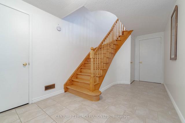 126 Littles Rd, House detached with 4 bedrooms, 3 bathrooms and 4 parking in Toronto ON | Image 24