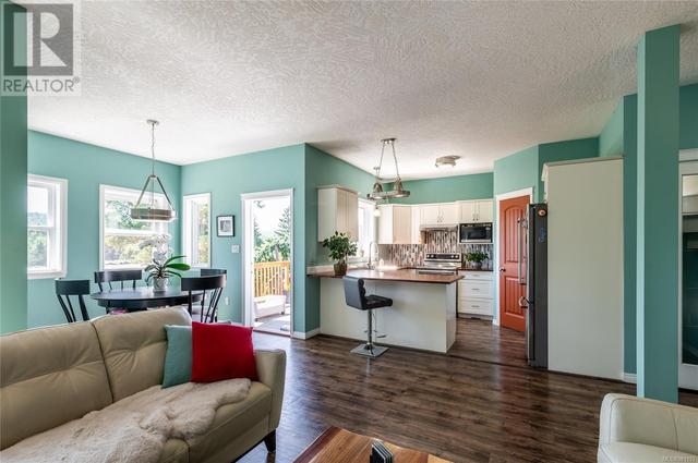 943 Thrush Pl, House detached with 4 bedrooms, 4 bathrooms and 2 parking in Langford BC | Image 11