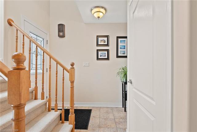 21 Bluegrass Crescent, House attached with 2 bedrooms, 2 bathrooms and null parking in St. Catharines ON | Image 7