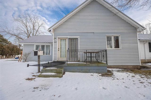 287 Elm St E, House detached with 2 bedrooms, 1 bathrooms and 8 parking in Chatham Kent ON | Image 10