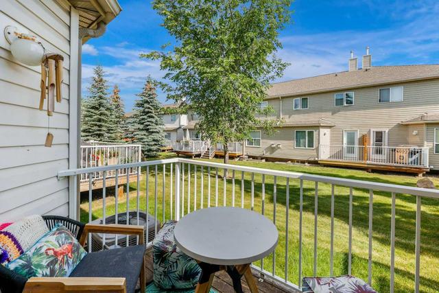 104 Mt Aberdeen Manor Se, Home with 3 bedrooms, 1 bathrooms and 1 parking in Calgary AB | Image 15