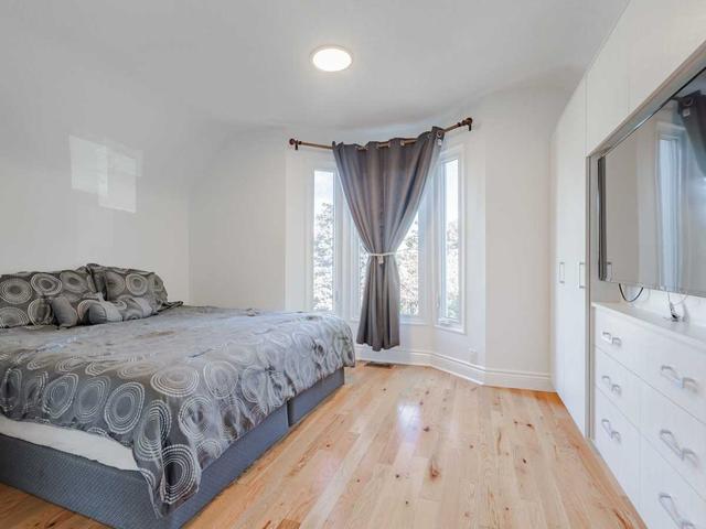 1 Cardell Ave N, House detached with 3 bedrooms, 2 bathrooms and 3 parking in Toronto ON | Image 3