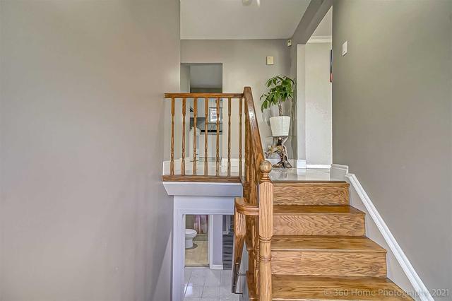 46 Tobermory Dr, House detached with 3 bedrooms, 3 bathrooms and 6 parking in Toronto ON | Image 23