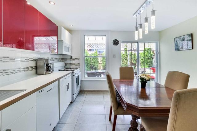 142 Seaton St, House detached with 7 bedrooms, 5 bathrooms and 0 parking in Toronto ON | Image 6