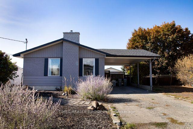 1186 Windbreak St, House detached with 3 bedrooms, 2 bathrooms and 3 parking in Kamloops BC | Image 1