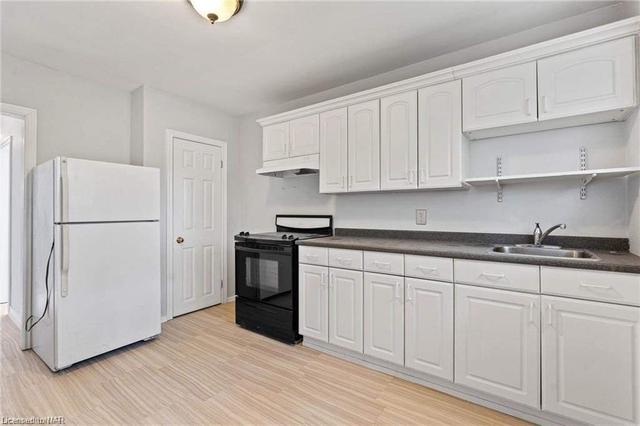 252 Scott St, Home with 2 bedrooms, 3 bathrooms and 4 parking in St. Catharines ON | Image 13
