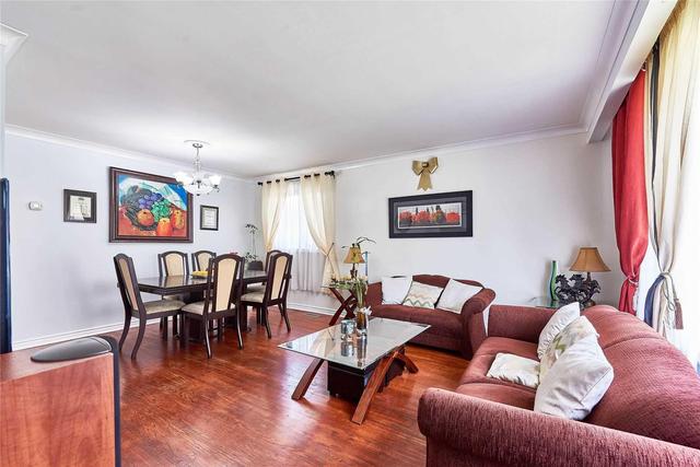 22 Jackmuir Cres, House detached with 3 bedrooms, 2 bathrooms and 4 parking in Toronto ON | Image 3