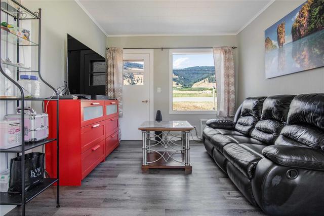 7206 6 Highway, House detached with 1 bedrooms, 2 bathrooms and null parking in Coldstream BC | Image 16