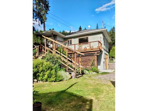 1340 Granary Road, House detached with 2 bedrooms, 1 bathrooms and null parking in Central Kootenay C BC | Card Image
