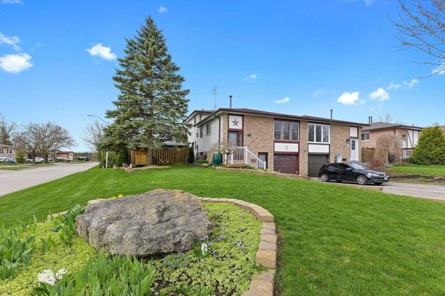 33 Greenore Cres, House semidetached with 3 bedrooms, 2 bathrooms and 4 parking in Halton Hills ON | Image 12