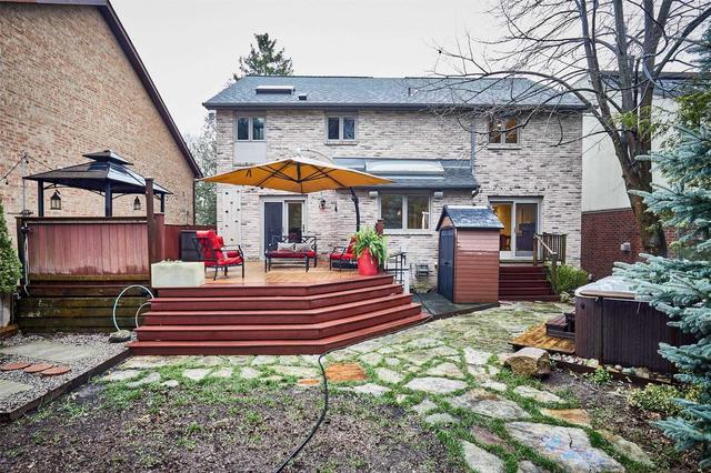 96 Undercliff Dr, House detached with 4 bedrooms, 4 bathrooms and 4 parking in Toronto ON | Image 29