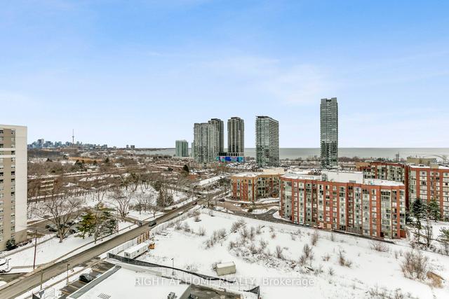 818 - 60 Southport St, Condo with 2 bedrooms, 1 bathrooms and 1 parking in Toronto ON | Image 33