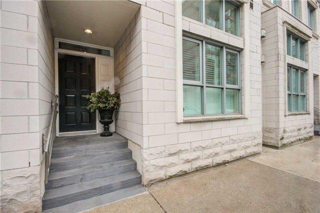 Th105 - 77 Lombard St, Townhouse with 2 bedrooms, 3 bathrooms and 1 parking in Toronto ON | Image 1