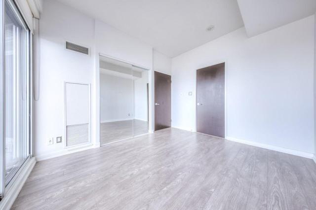 Lph29 - 1 Shaw St, Condo with 2 bedrooms, 2 bathrooms and 1 parking in Toronto ON | Image 10
