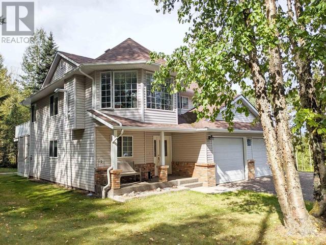8639 Kroeker Road, House detached with 4 bedrooms, 3 bathrooms and null parking in Bulkley Nechako A BC | Image 2