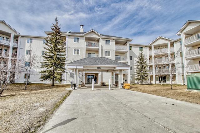 1408 - 6224 17 Avenue Se, Condo with 2 bedrooms, 2 bathrooms and 2 parking in Calgary AB | Image 1