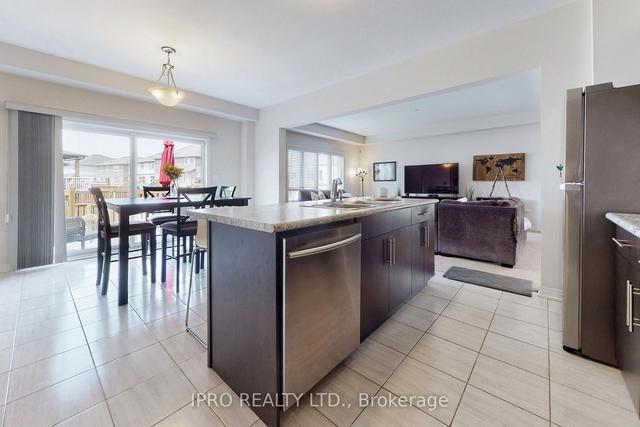 39 Bergenstein Cres, House detached with 4 bedrooms, 3 bathrooms and 4 parking in Pelham ON | Image 4