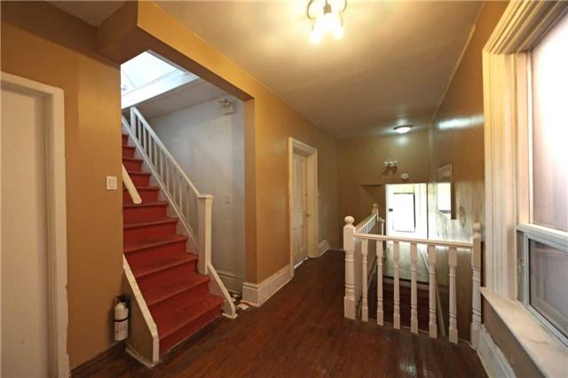 23 D'arcy St, House detached with 9 bedrooms, 4 bathrooms and null parking in Toronto ON | Image 9
