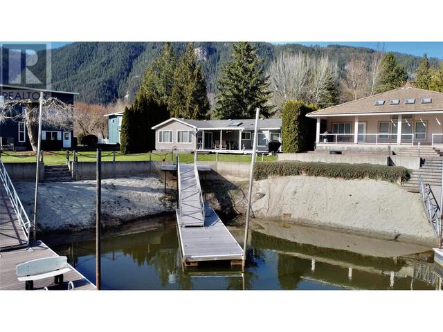 1448 Silver Sands Road, House other with 3 bedrooms, 2 bathrooms and 10 parking in Sicamous BC | Image 4