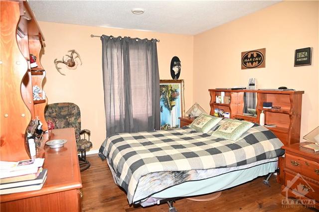 736 Principale Street, Home with 0 bedrooms, 0 bathrooms and 5 parking in Casselman ON | Image 6