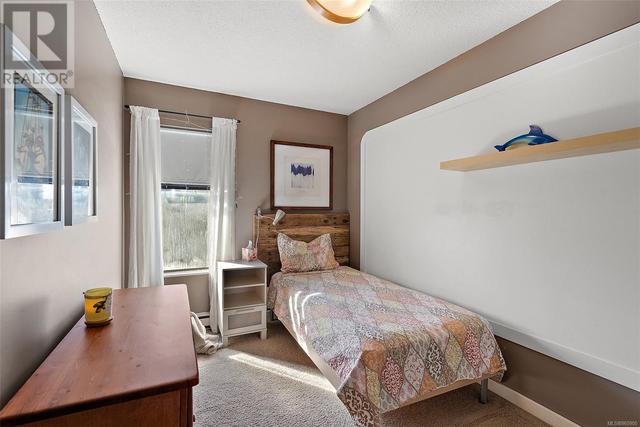 407 - 642 Agnes St, House attached with 4 bedrooms, 2 bathrooms and 2 parking in Saanich BC | Image 13