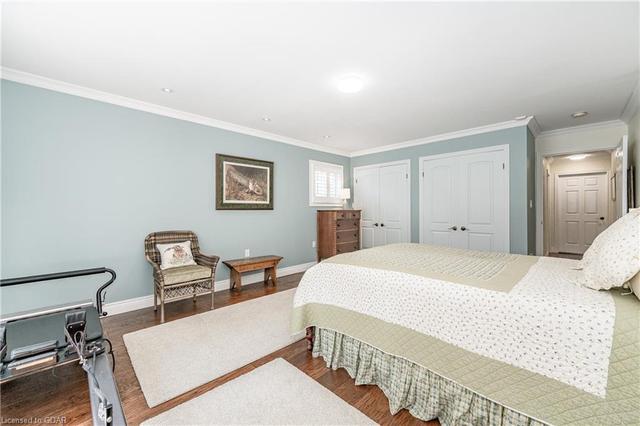 83 Parkside Drive, House detached with 2 bedrooms, 2 bathrooms and 4 parking in Guelph ON | Image 33