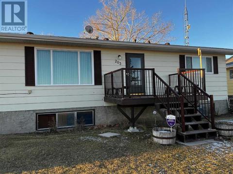 203 3rd Avenue W, House detached with 4 bedrooms, 2 bathrooms and 2 parking in Hussar AB | Card Image