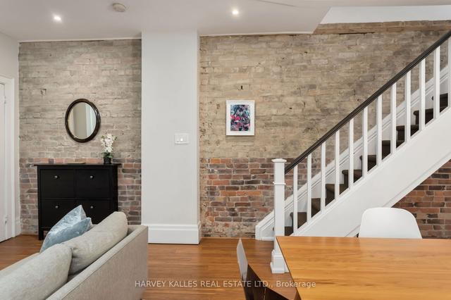 517 Manning Ave, House semidetached with 4 bedrooms, 3 bathrooms and 1.5 parking in Toronto ON | Image 9