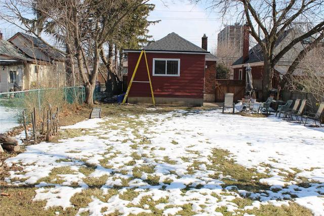 218 West 2nd St, House detached with 3 bedrooms, 2 bathrooms and 3 parking in Hamilton ON | Image 6