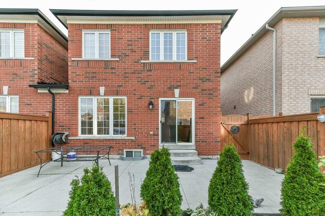 3 Peachill Crt, House semidetached with 4 bedrooms, 3 bathrooms and 3 parking in Brampton ON | Image 28