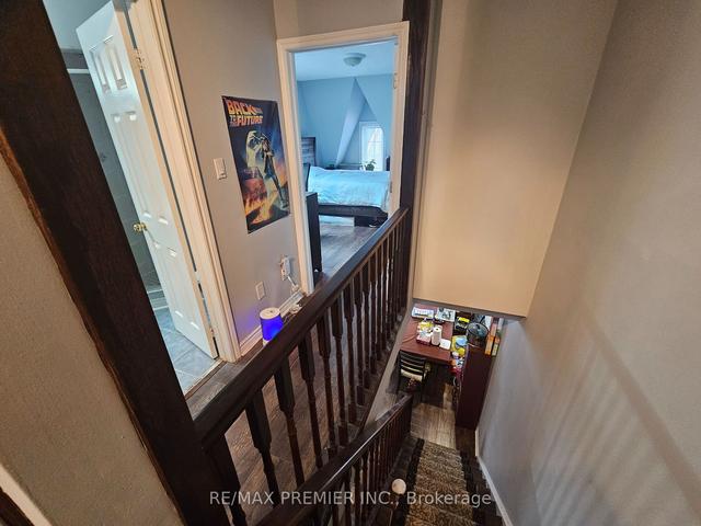 175 Rankin Cres, House semidetached with 4 bedrooms, 5 bathrooms and 1 parking in Toronto ON | Image 4