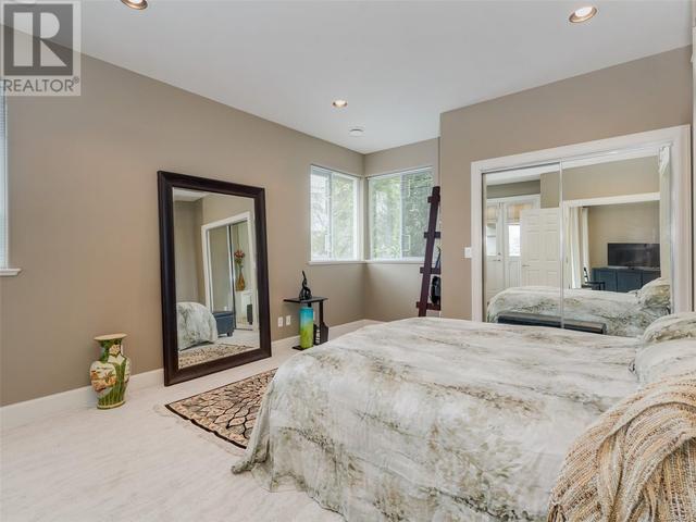 3450 Lord Nelson Way, House detached with 4 bedrooms, 3 bathrooms and 6 parking in Saanich BC | Image 24