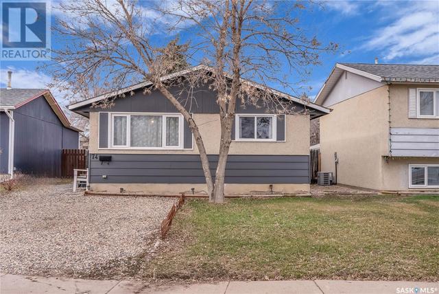 74 Dominion Crescent, House detached with 4 bedrooms, 2 bathrooms and null parking in Saskatoon SK | Image 2