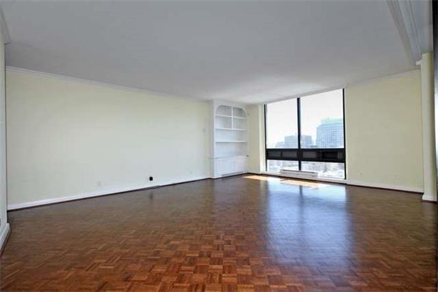 1404 - 619 Avenue Rd, Condo with 2 bedrooms, 2 bathrooms and 1 parking in Toronto ON | Image 3