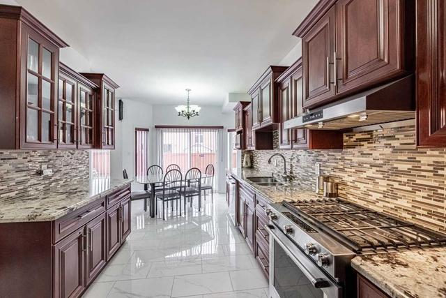 67 Watchman Rd, House detached with 4 bedrooms, 6 bathrooms and 6 parking in Brampton ON | Image 2