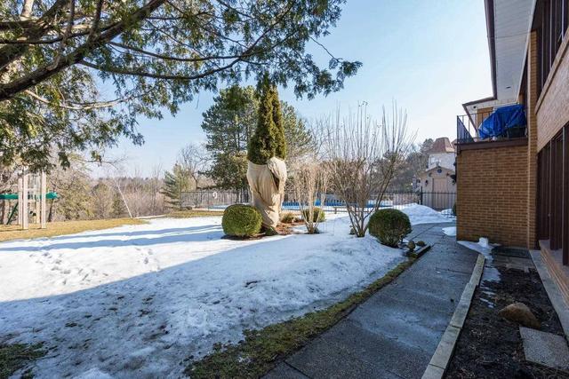 74 Forest Grove Dr, House detached with 3 bedrooms, 3 bathrooms and 8 parking in Toronto ON | Image 20