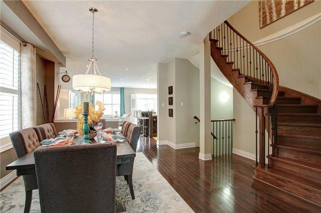 1273 Craigleith Rd, House attached with 3 bedrooms, 4 bathrooms and 2 parking in Oakville ON | Image 2