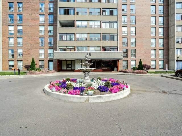 2103 - 18 Knightsbridge Rd, Condo with 2 bedrooms, 1 bathrooms and 1 parking in Brampton ON | Image 12